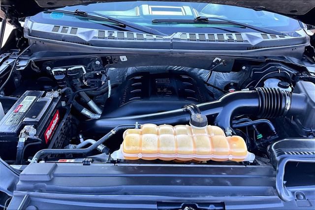 Used 2015 Ford F150 Platinum w/ Equipment Group 701A Luxury AWD/4WD image 7