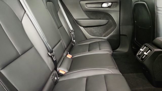 Certified 2026 Volvo XC40 B5 Plus w/ Climate Package AWD/4WD image 31
