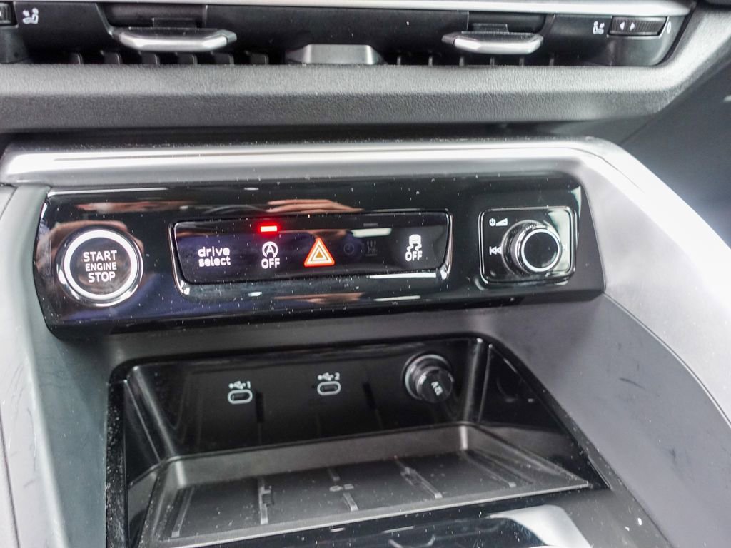 Used 2025 Audi Q5 Premium Plus w/ Premium Plus AWD/4WD image 17