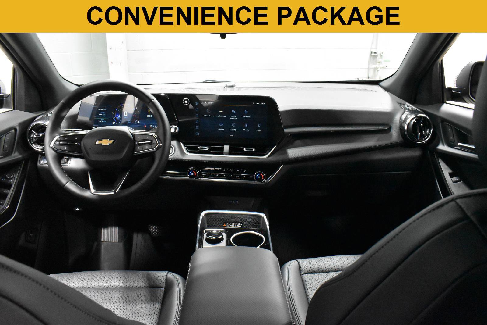 Used 2026 Chevrolet Equinox LT w/ Convenience Package II image 2