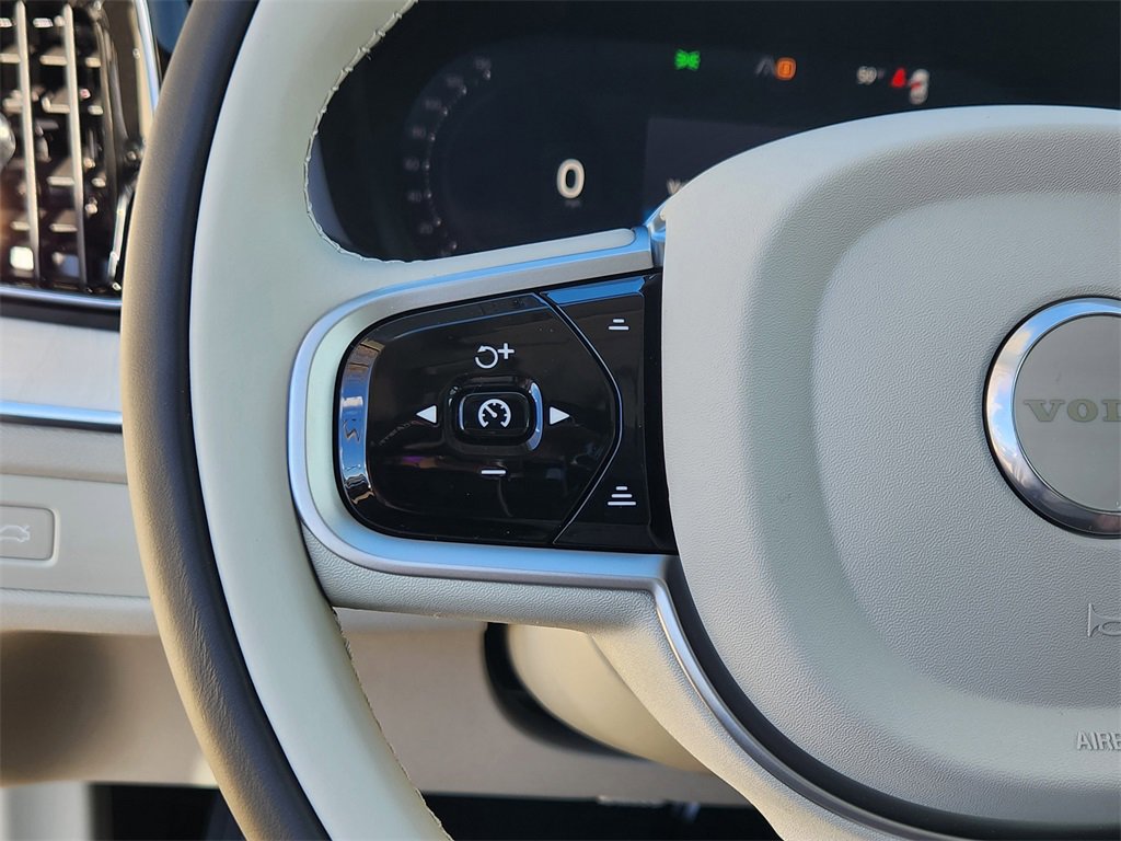 New 2026 Volvo XC60 B5 Ultra w/ Climate Package image 8