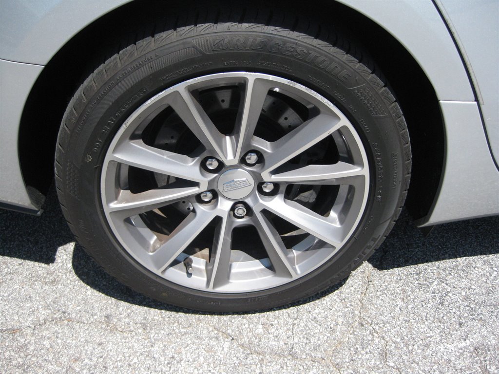 Used 2018 Cadillac CTS Luxury RWD image 9