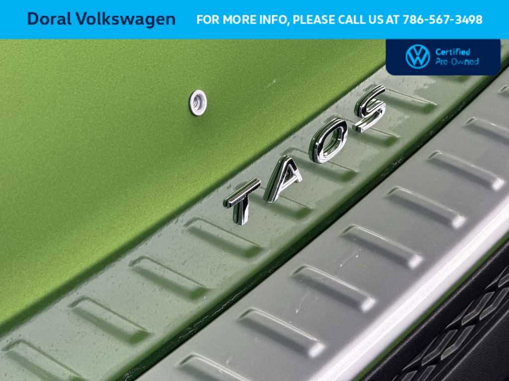 Used 2025 Volkswagen Taos SE AWD/4WD image 10
