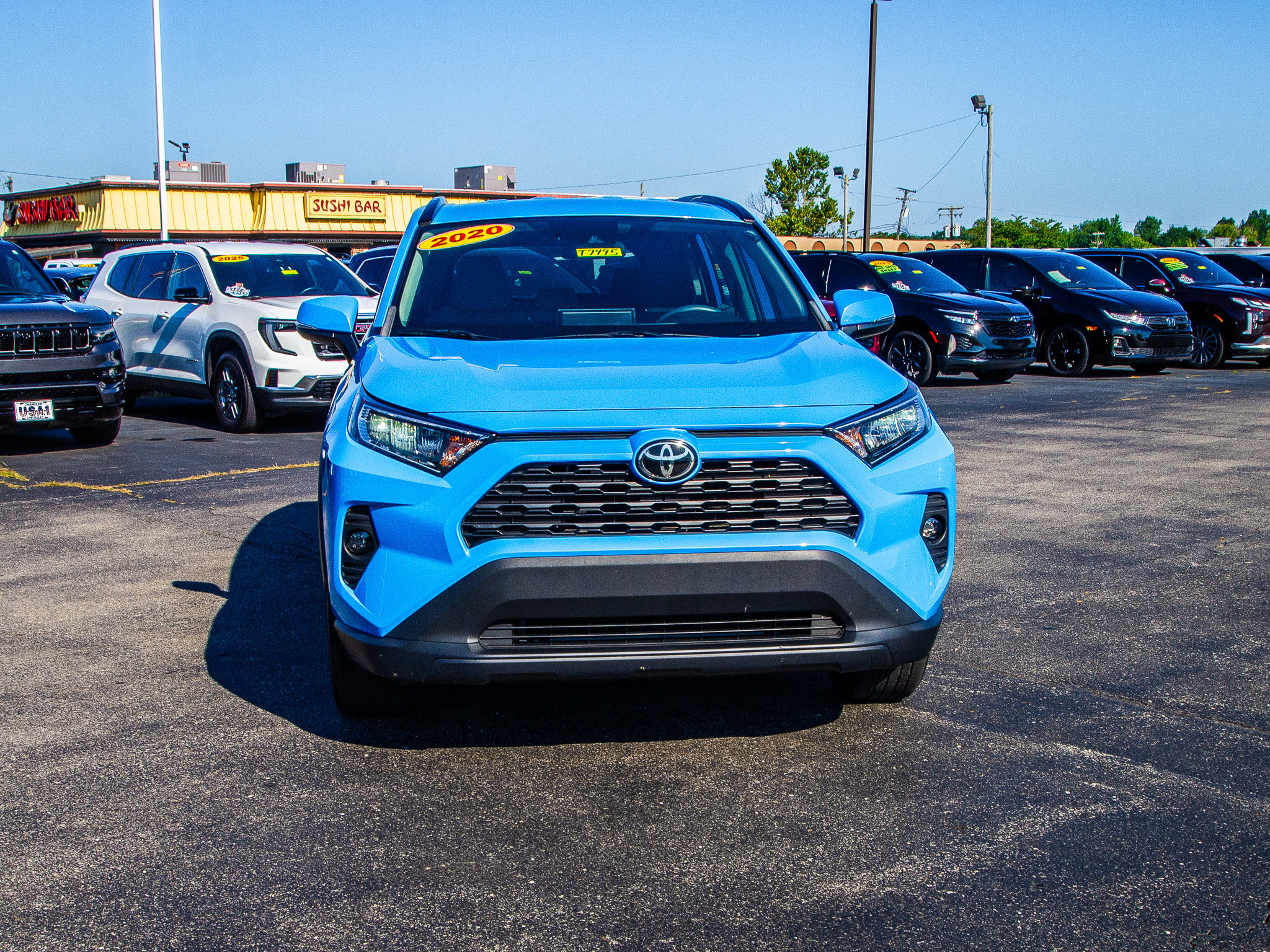 Used 2020 Toyota RAV4 XLE w/ XLE Grade Weather Package AWD/4WD image 2