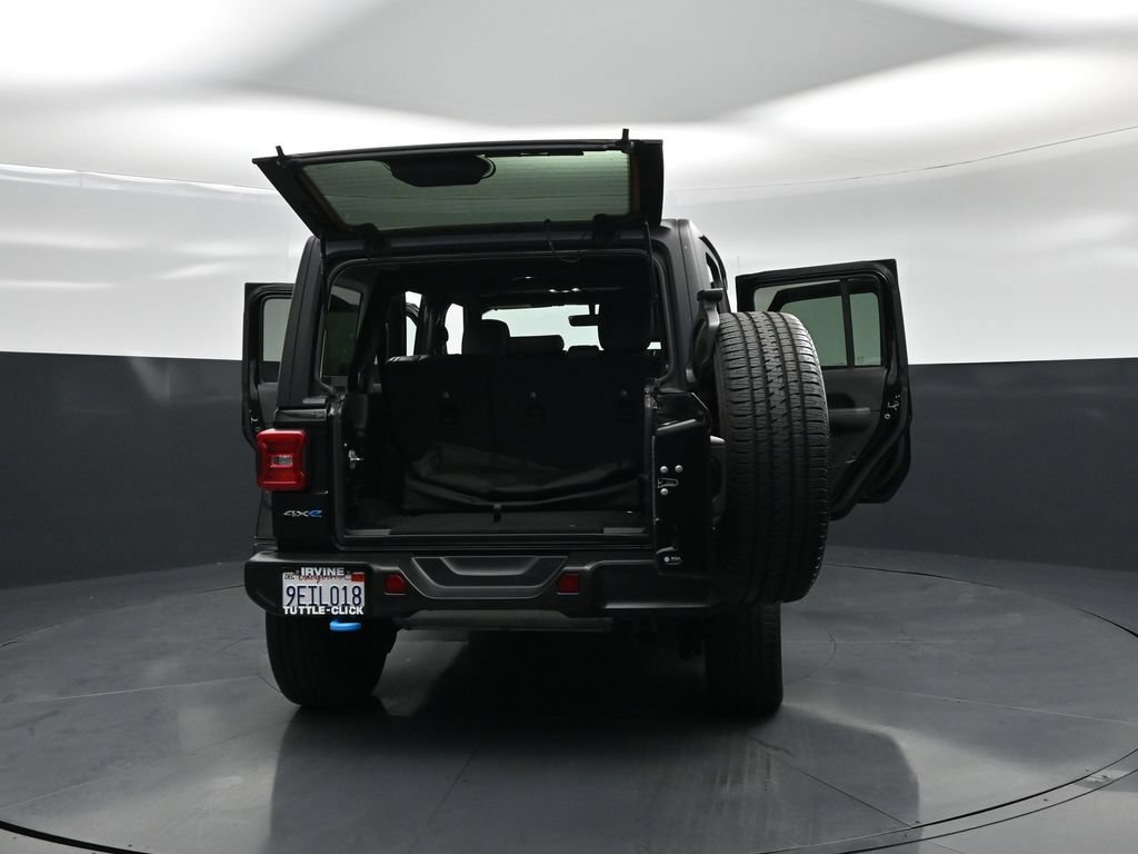 Used 2023 Jeep Wrangler Unlimited Sahara AWD/4WD image 28
