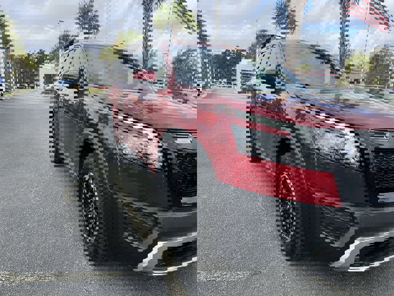 Used 2024 Nissan Pathfinder Rock Creek image 2