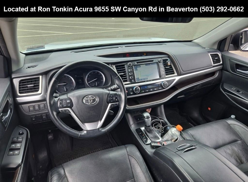 Used 2017 Toyota Highlander Limited AWD/4WD image 6