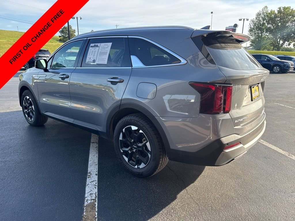 Used 2025 Kia Sorento S image 5