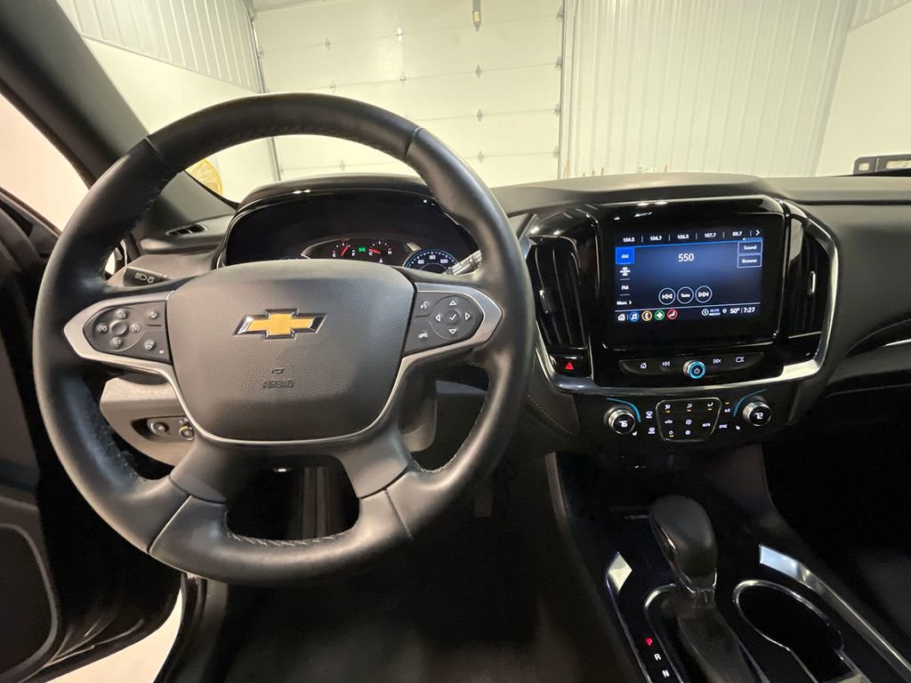 Used 2023 Chevrolet Traverse LT image 35