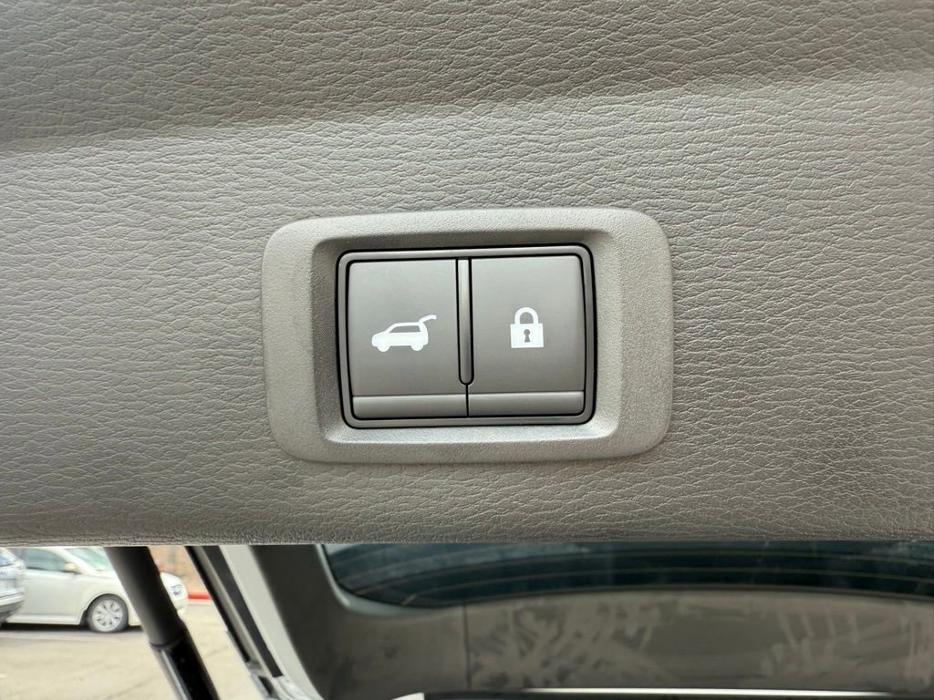 New 2025 Mitsubishi Outlander SEL image 31