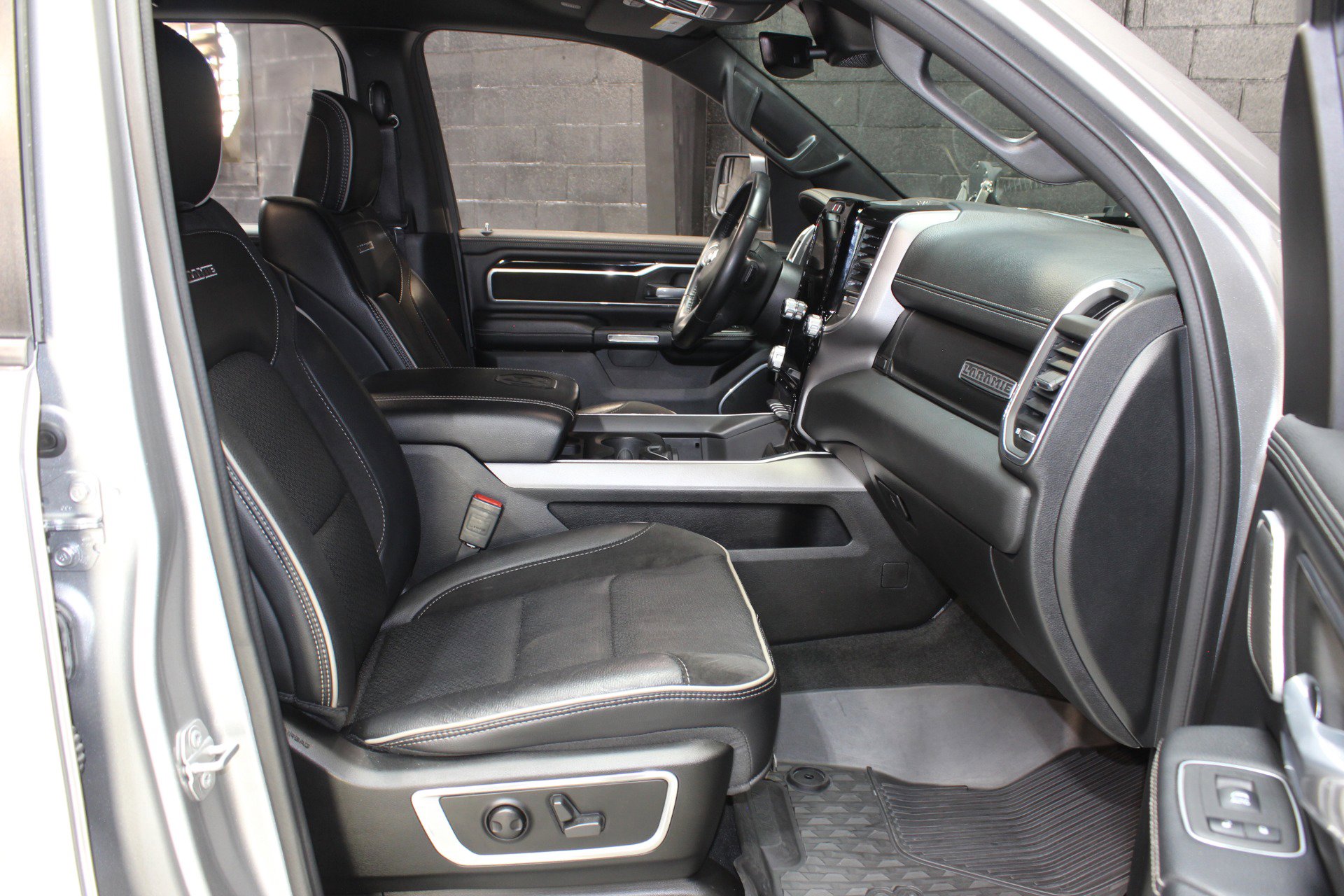 Used 2022 RAM 1500 Laramie image 54