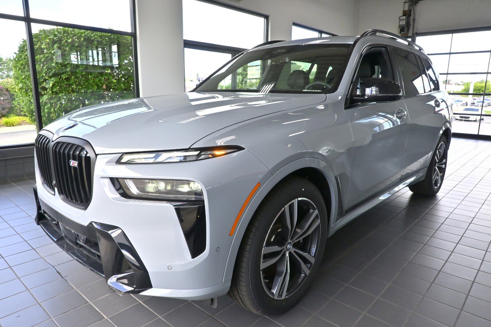 New 2025 BMW X7 M60i w/ Executive Package image 7