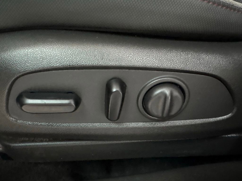 Used 2022 Chevrolet TrailBlazer RS w/ Technology Package image 23