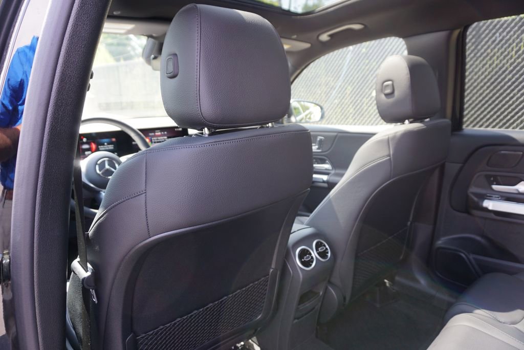 New 2025 Mercedes-Benz GLB 250 4MATIC image 50