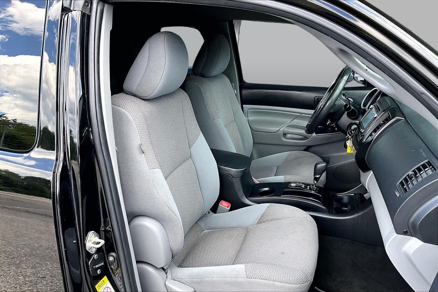 Used 2015 Toyota Tacoma 2WD Access Cab w/ Convenience Package image 8