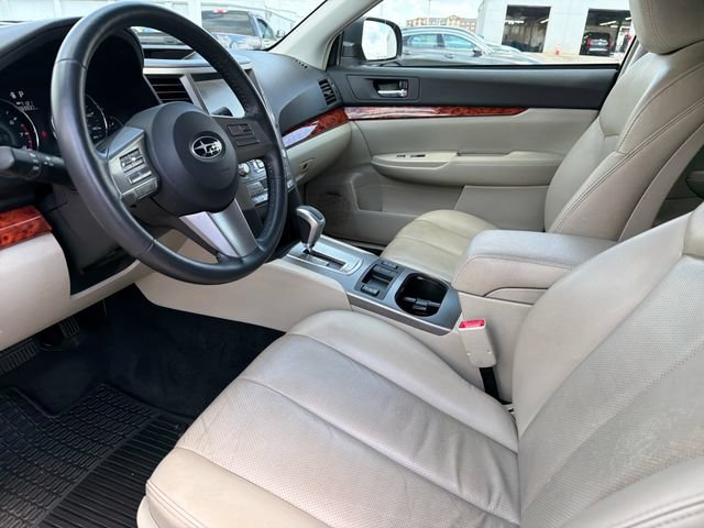 Used 2010 Subaru Outback 2.5i Limited AWD/4WD image 32