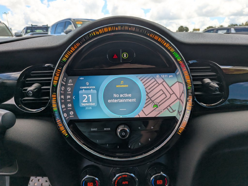Used 2024 MINI Cooper SE FWD image 21