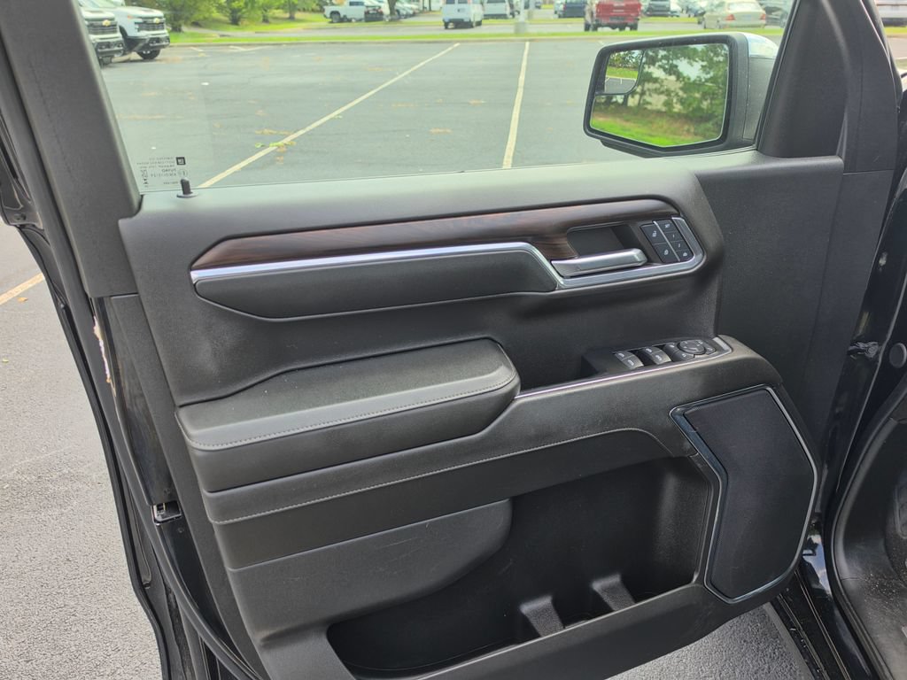 Used 2024 GMC Sierra 1500 SLT AWD/4WD image 10