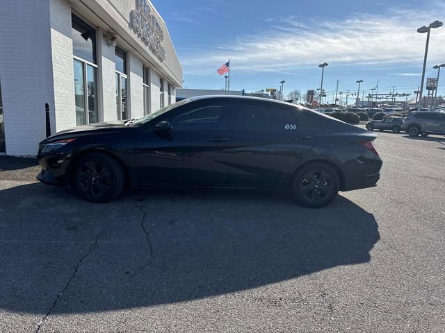Used 2023 Hyundai Elantra SEL image 6