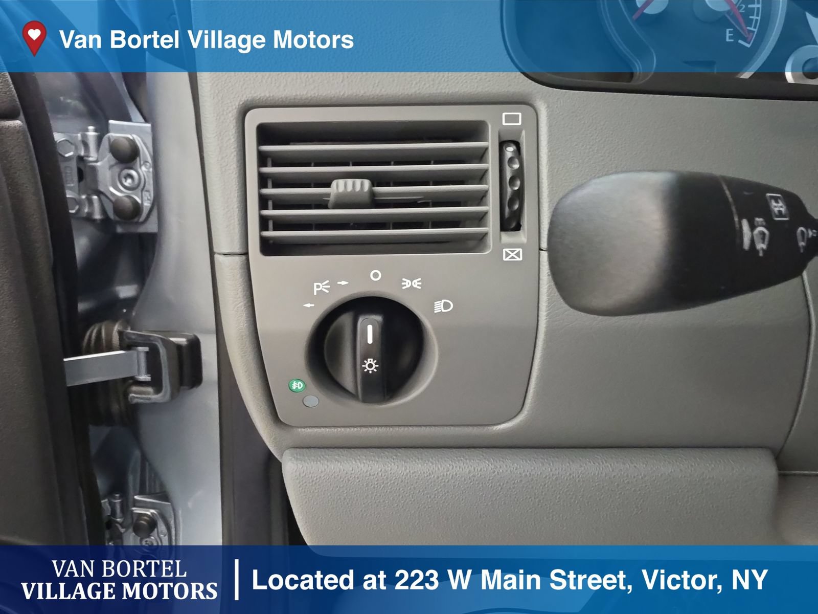 Used 2004 Chrysler Crossfire Coupe RWD image 14