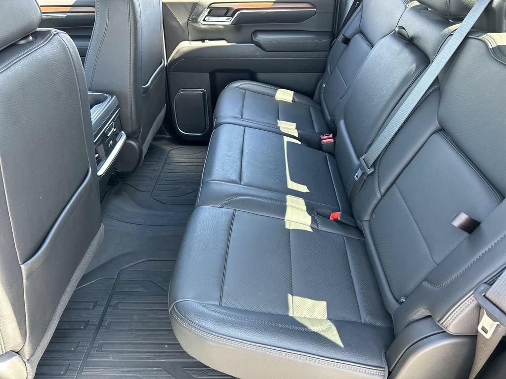 Used 2024 GMC Sierra 3500 Denali w/ Technology Package AWD/4WD image 25