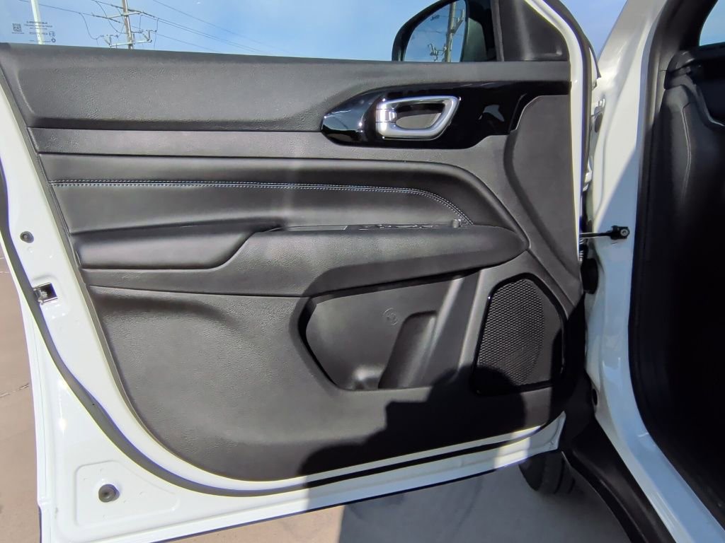 New 2026 Jeep Compass Altitude image 10