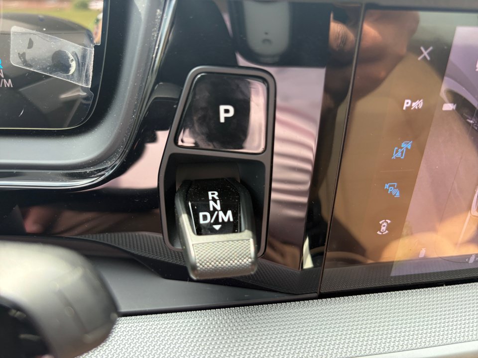 Certified 2025 Porsche Cayenne Coupe AWD/4WD image 25