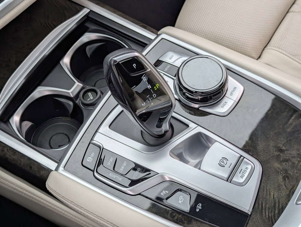 Used 2019 BMW 740i w/ Executive Package image 17