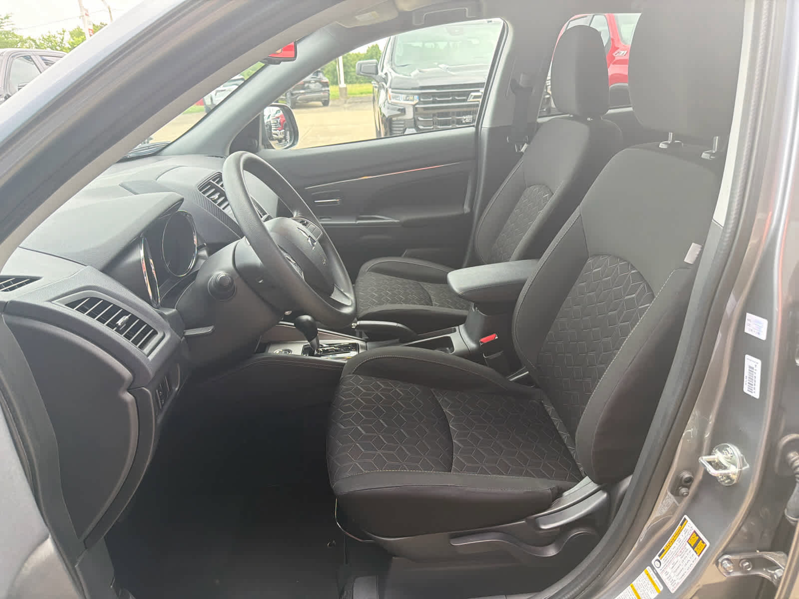 Used 2025 Mitsubishi Outlander Sport AWD image 13
