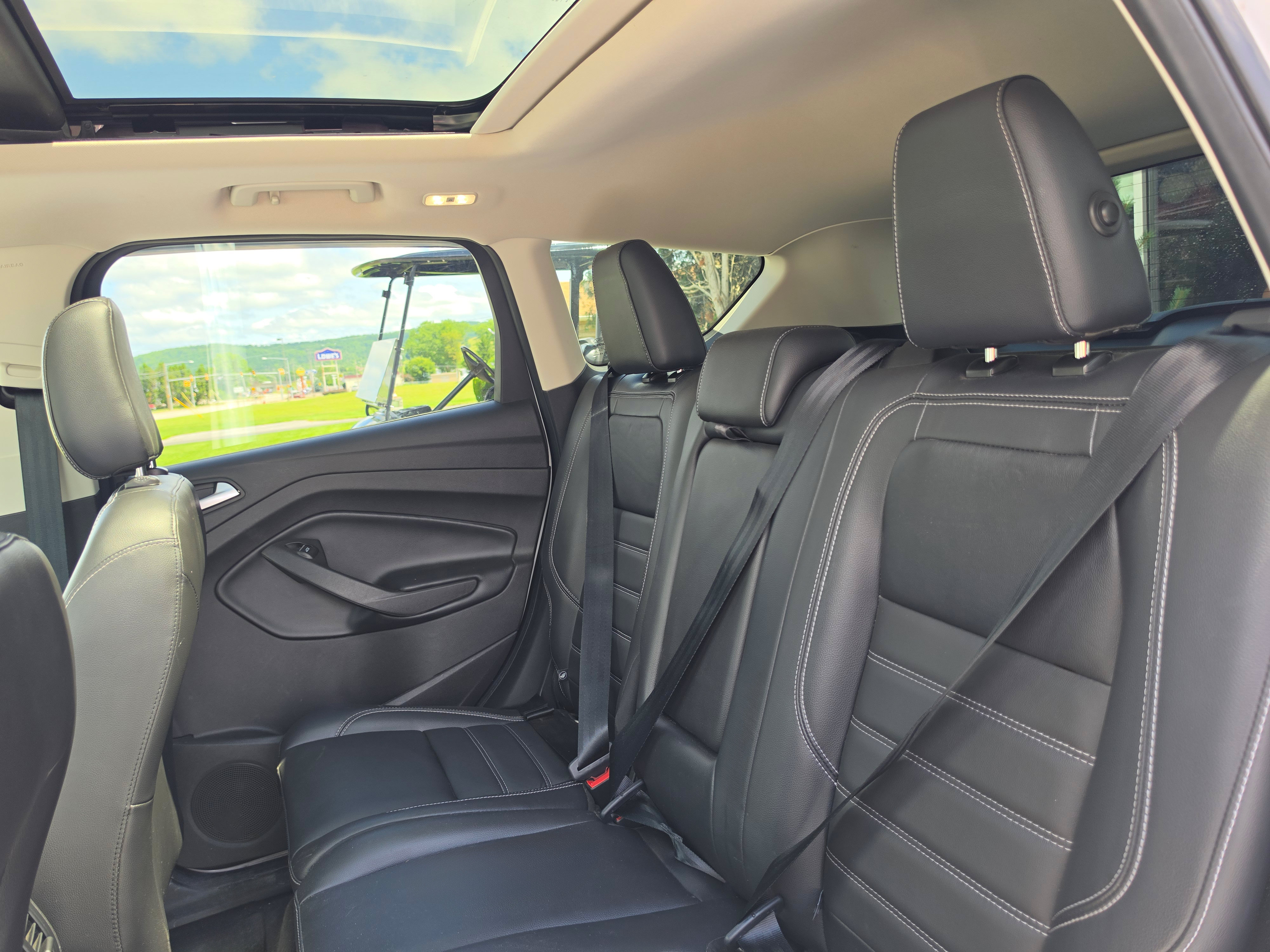 Used 2019 Ford Escape Titanium AWD/4WD image 14