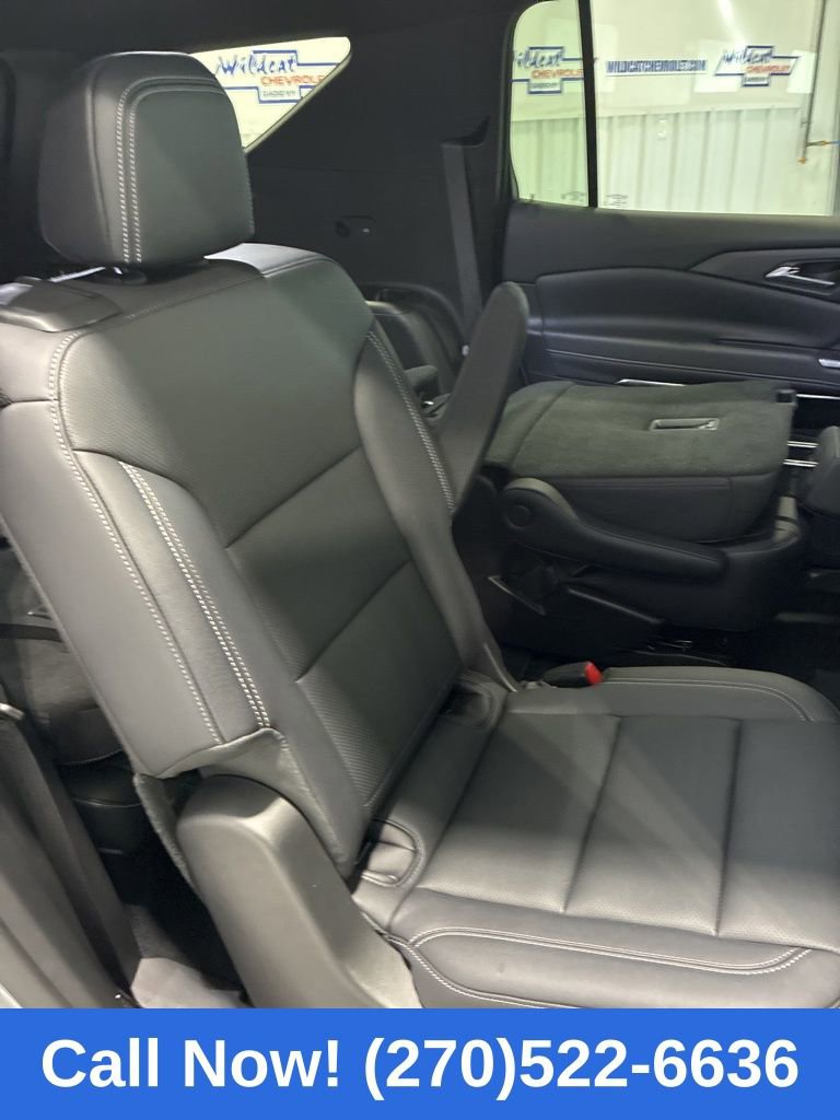 Used 2026 Chevrolet Traverse LT image 38