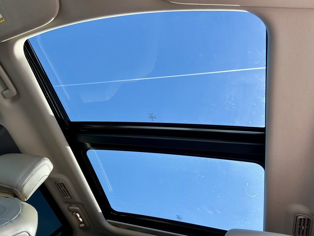 Used 2020 Ford Expedition Limited image 38