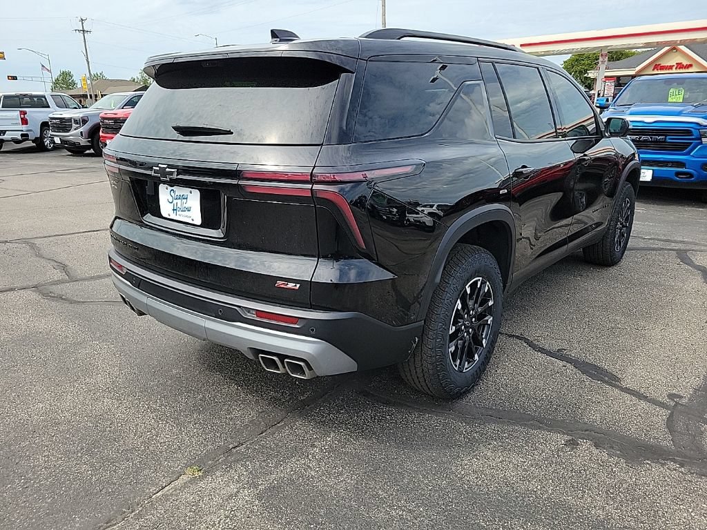 Used 2024 Chevrolet Traverse Z71 w/ Enhanced Driving Package AWD/4WD image 5