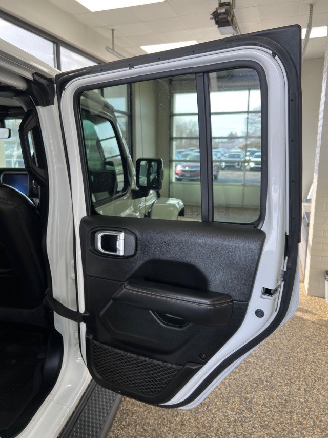 Used 2021 Jeep Gladiator Overland image 14