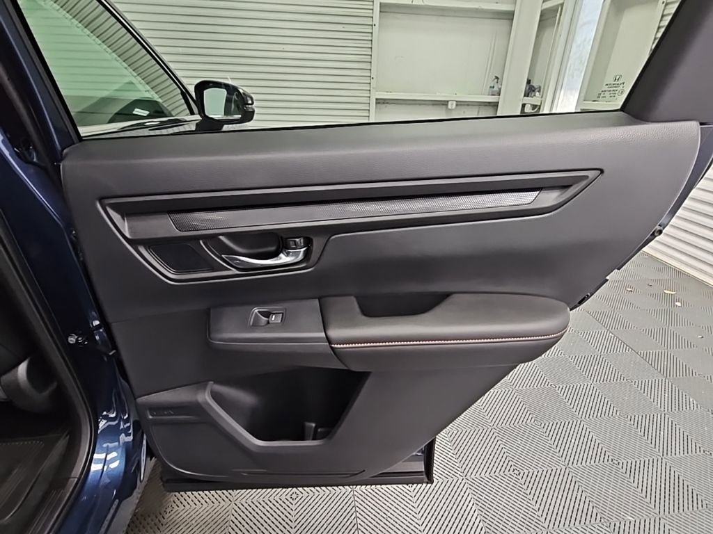 Used 2025 Honda CR-V Sport-L image 38