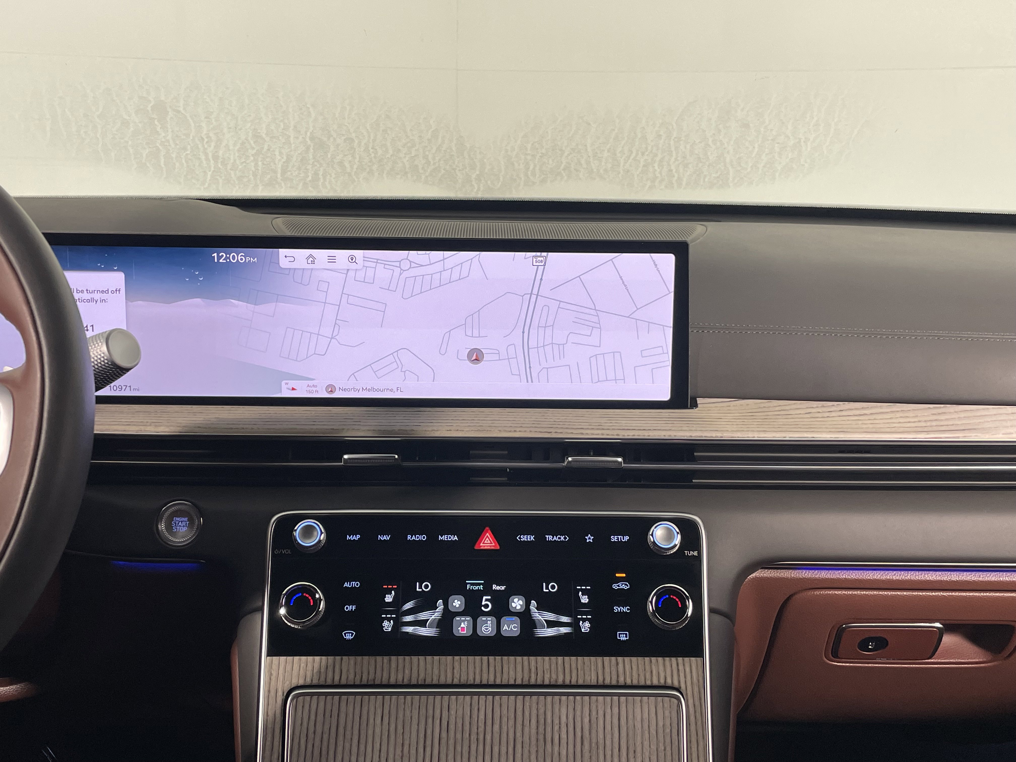 Used 2025 Genesis GV80 3.5T Prestige image 17