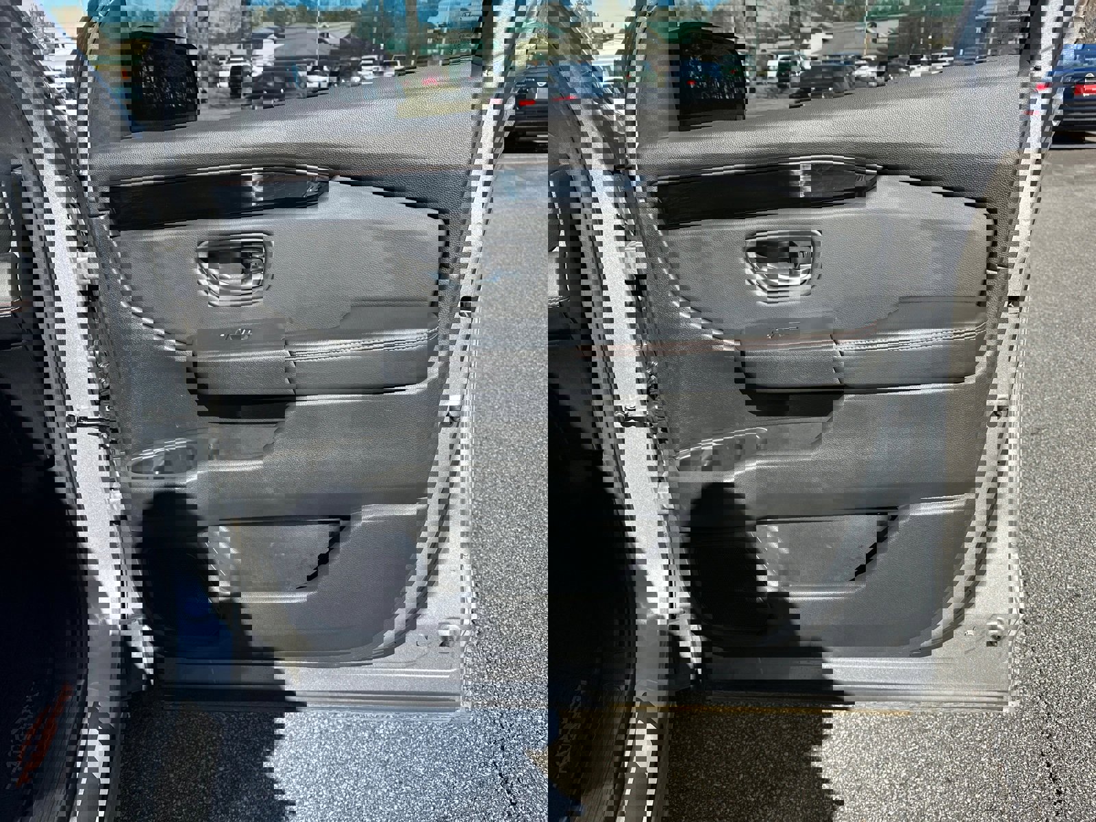 Used 2025 Honda Pilot TrailSport image 14