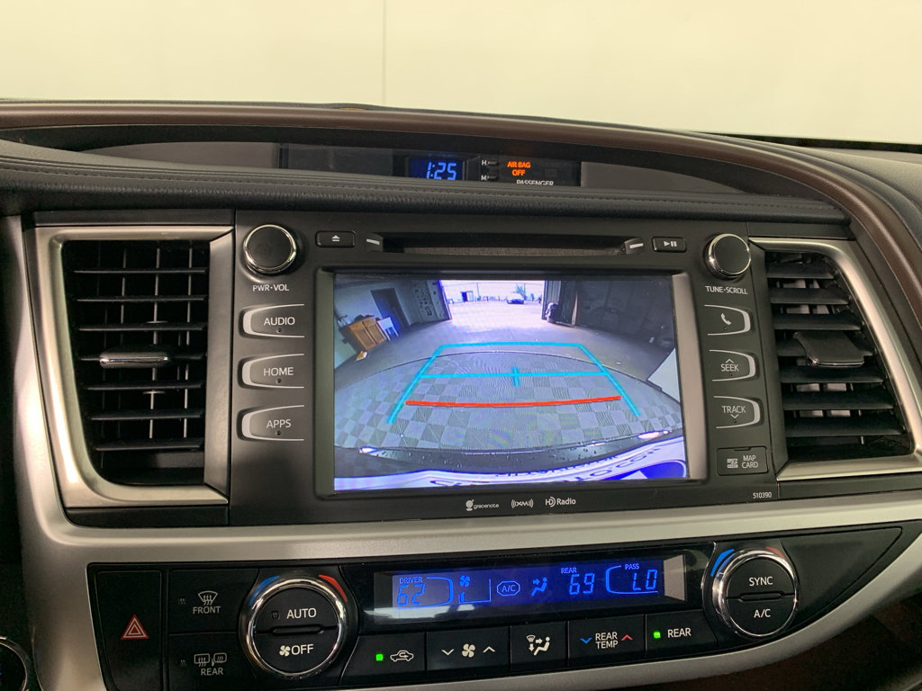 Used 2019 Toyota Highlander XLE image 27