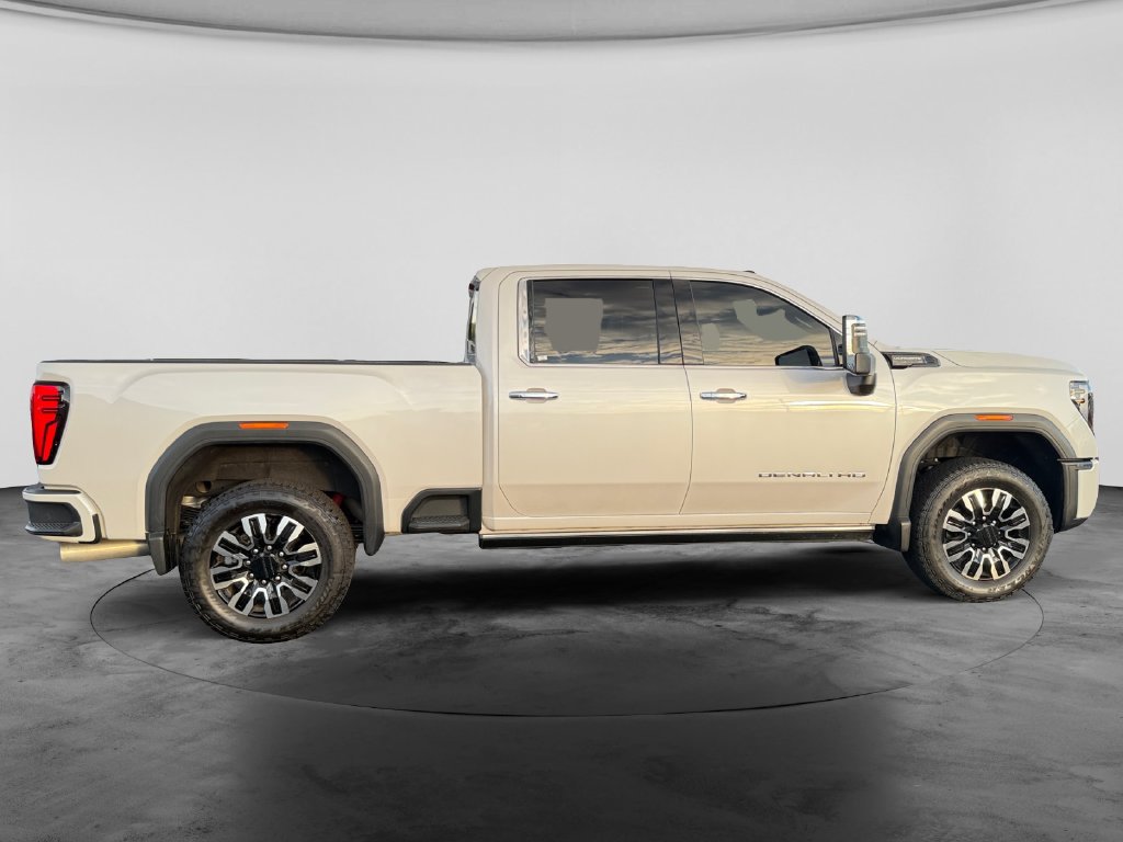 Used 2025 GMC Sierra 2500 Denali Ultimate AWD/4WD image 11