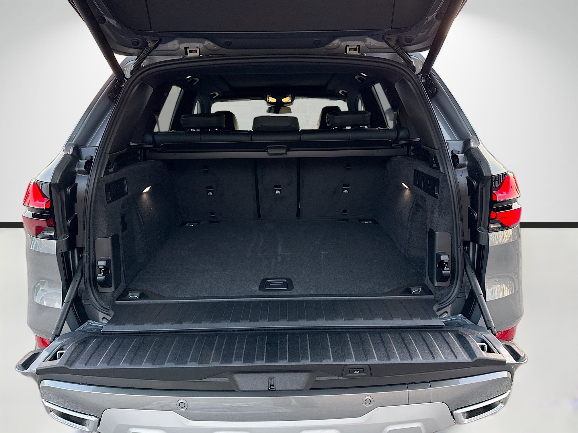 New 2026 BMW X5 sDrive40i w/ Parking Assistance Package image 12