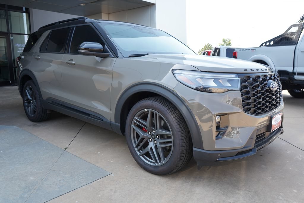 New 2026 Ford Explorer ST AWD/4WD image 2