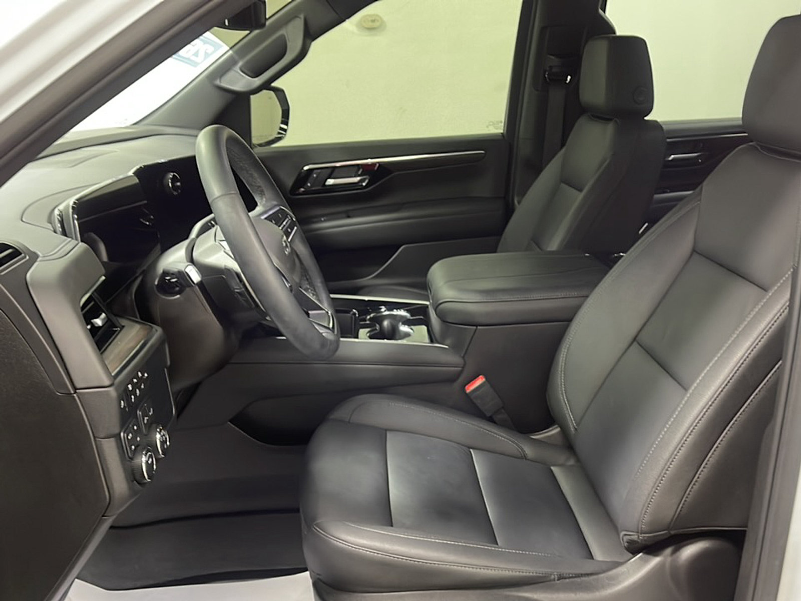Used 2026 Chevrolet Tahoe Z71 w/ Comfort Package AWD/4WD image 2