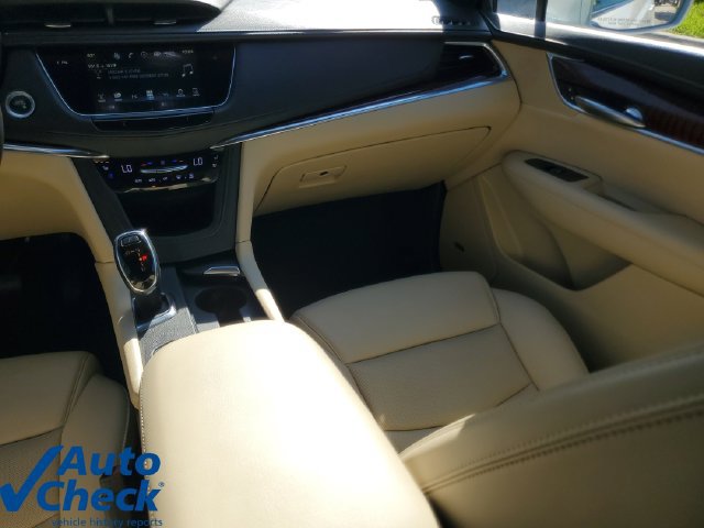 Used 2018 Cadillac XT5 Premium Luxury FWD image 14