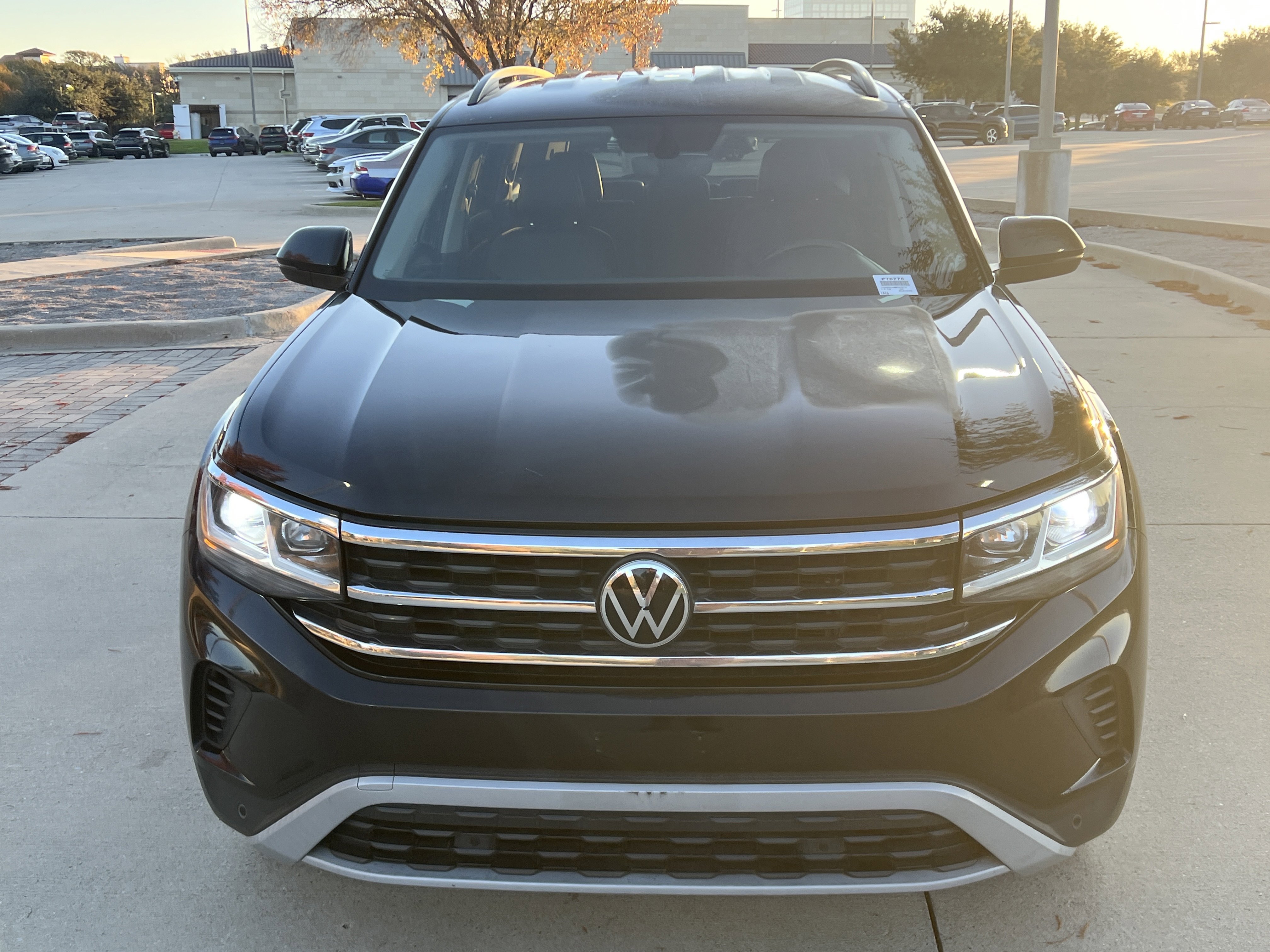Certified 2021 Volkswagen Atlas SE image 3