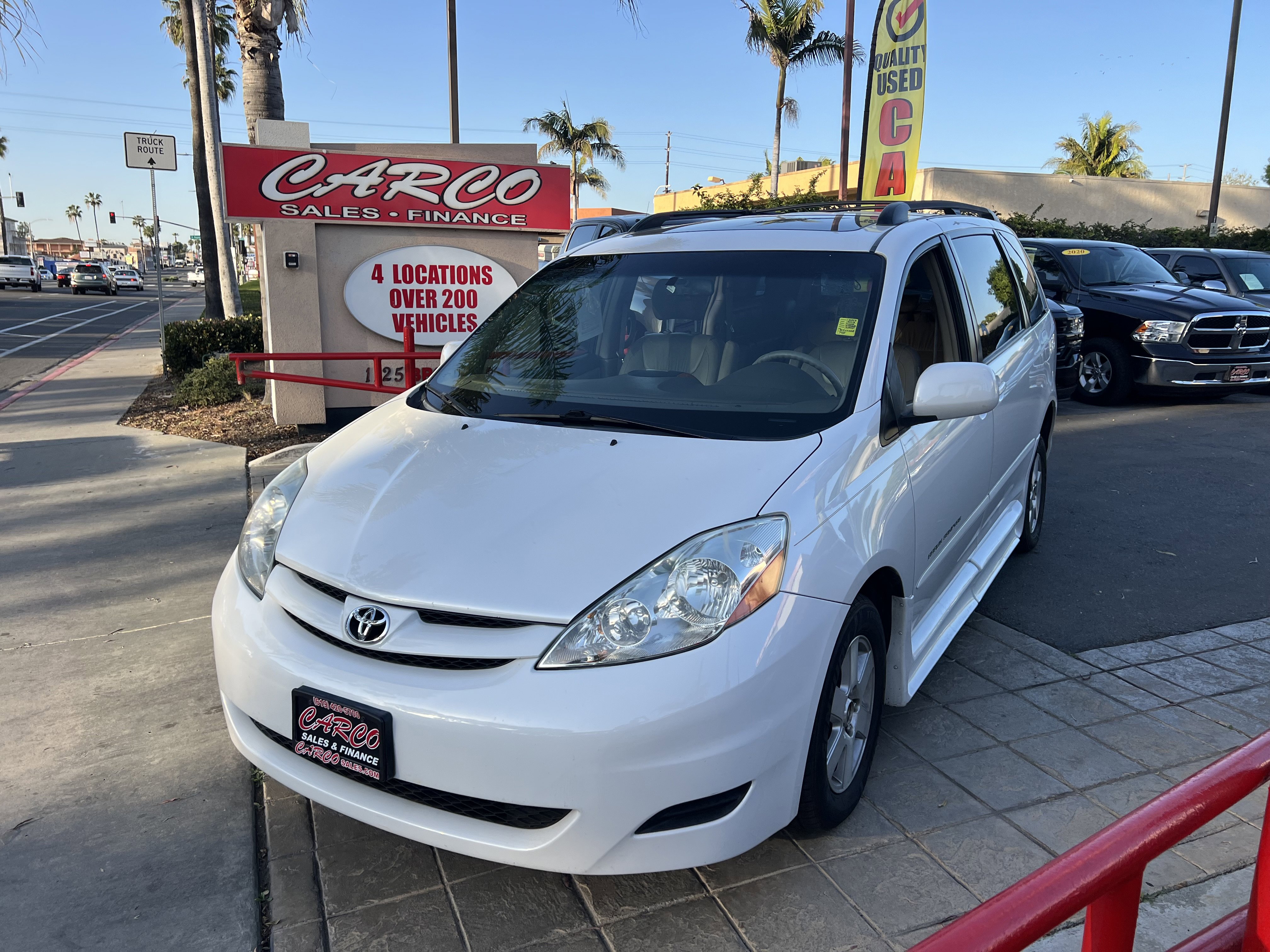 Used 2008 Toyota Sienna XLE image 7