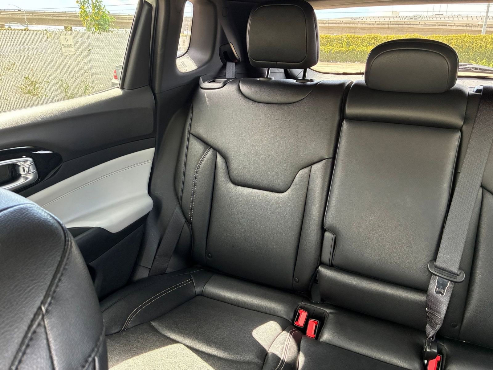 Used 2025 Jeep Compass Limited image 40