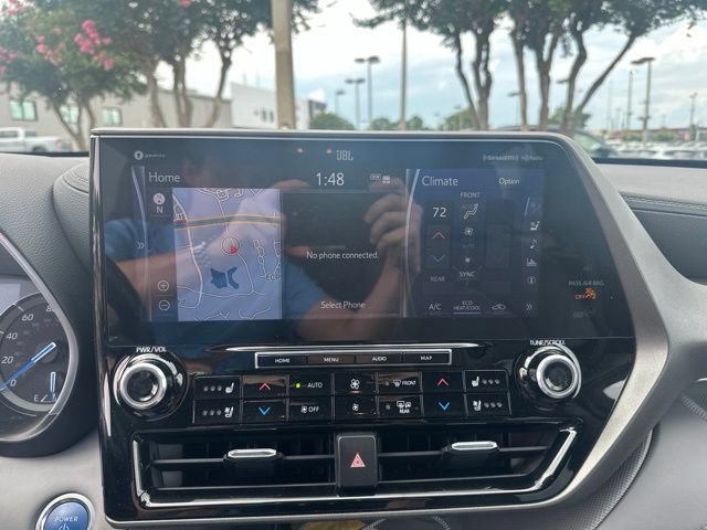 Used 2021 Toyota Highlander Limited AWD/4WD image 3