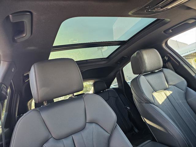 Used 2023 Audi Q5 2.0T Premium Plus w/ Premium Plus Package AWD/4WD image 3