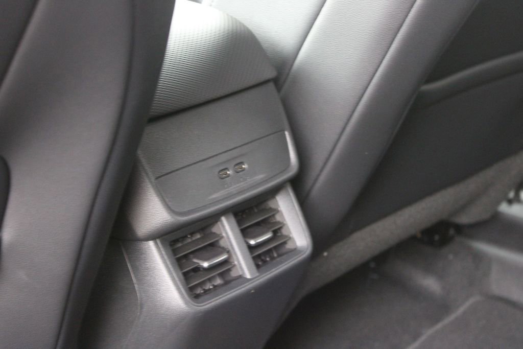 New 2026 Chevrolet Equinox LT w/ Convenience Package II FWD image 25