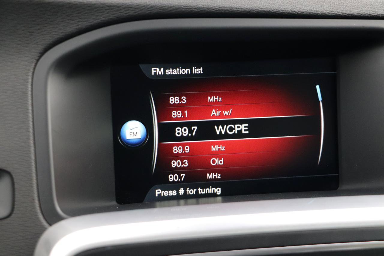 Used 2017 Volvo V60 T5 Cross Country w/ Climate Package image 24